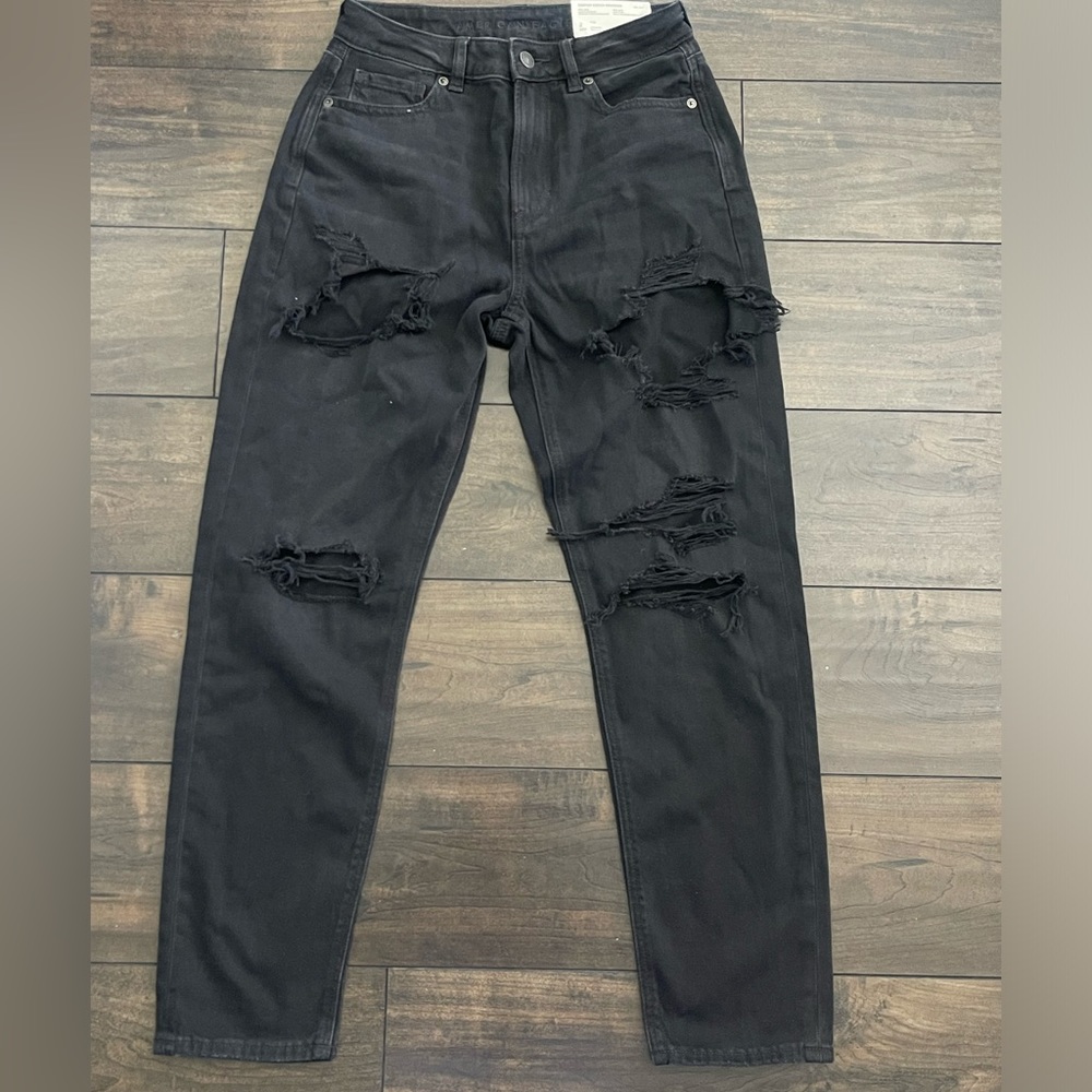 Size 2 (length:regular) Black ripped MOM JEANS!